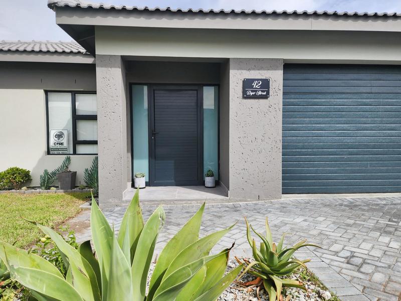4 Bedroom Property for Sale in Franskraal Western Cape